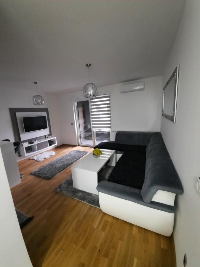 Apartman Bulevar Sarajevo - Free Parking المظهر الخارجي الصورة