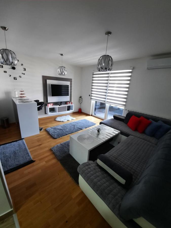 Apartman Bulevar Sarajevo - Free Parking المظهر الخارجي الصورة
